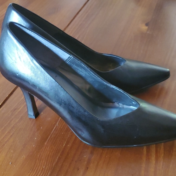 Shoes - Picture 3 of 5